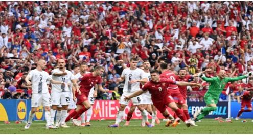 العودة للحياة ويوفيتش البطل.. ماذا قالت صحف صربيا بعد التعادل القاتل أمام سلوفينيا؟